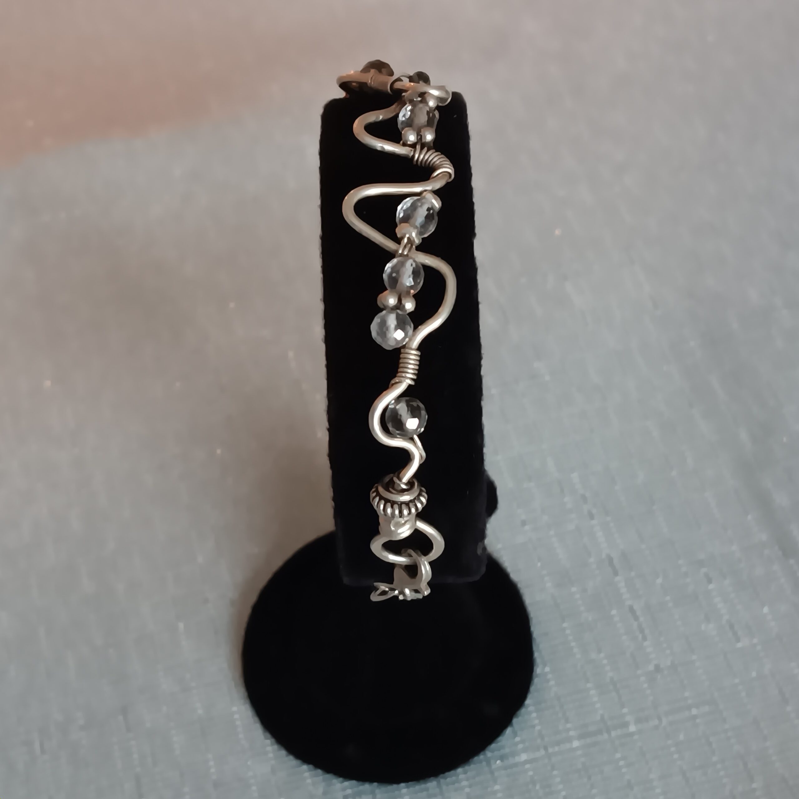 Wire work bracelet